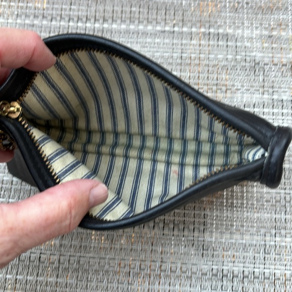 COACH BLACK LEATHER VINTAGE COSMETIC CASE BAG - Picture 8 of 12